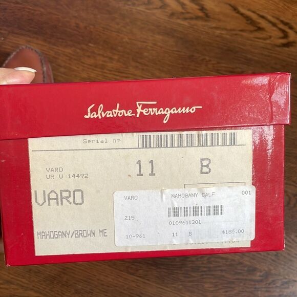 Vtg Salvatore Ferragamo “Varo” mahogany/brown‎ slip on loafers on original box main image 6